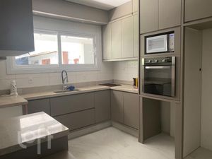 Image 1 - 826330