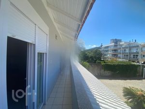 Image 5 - 826330
