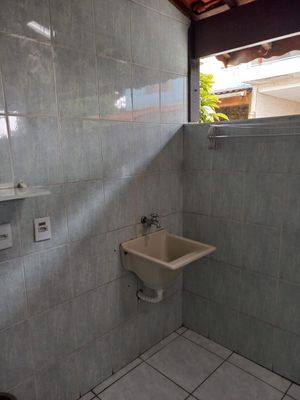 Image 3 - 826332
