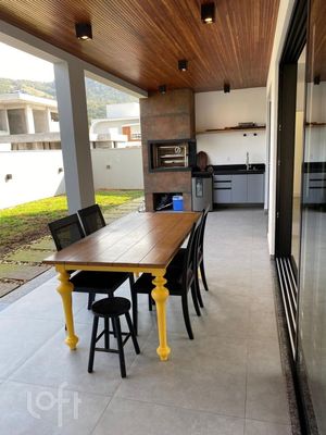 Image 7 - 826339
