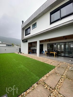 Image 3 - 826339