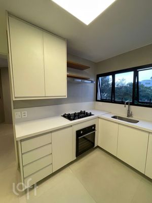 Image 10 - 826354