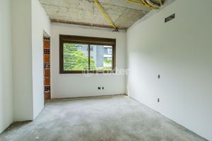 Image 21 - 826356