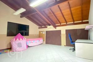 Image 29 - 826552