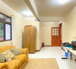 Image 33 - 826552