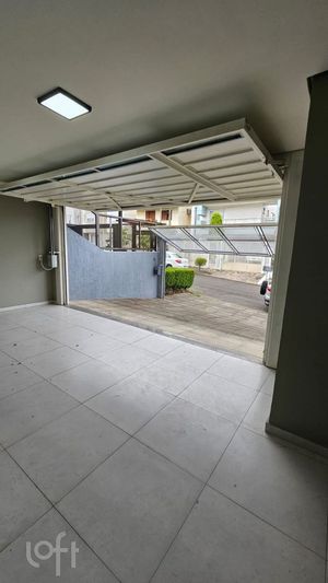 Image 1 - 826592