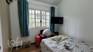 Image 19 - 826618
