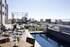 Image 15 - 826633