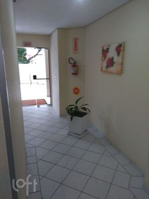 Image 7 - 826641