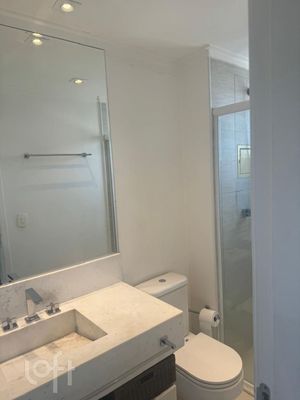 Image 21 - 826676