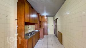 Image 17 - 826680