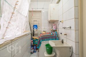 Image 13 - 826689