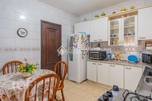 Image 8 - 826689