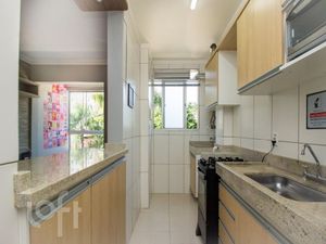 Image 6 - 826694