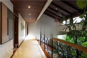 Image 12 - 826742