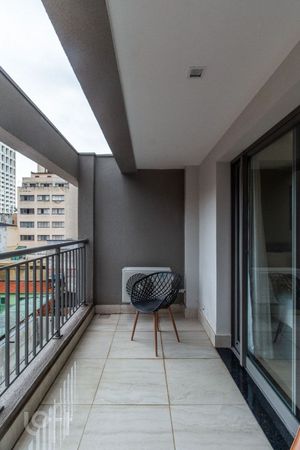 Image 7 - 826802