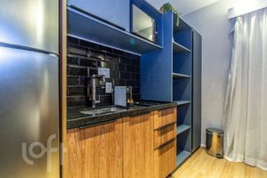 Image 9 - 826806