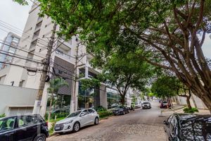 Image 21 - 826815