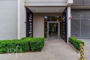 Image 20 - 826815
