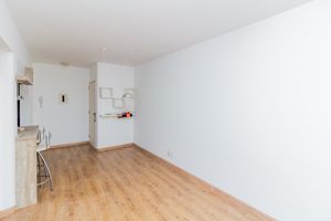 Image 3 - 826866