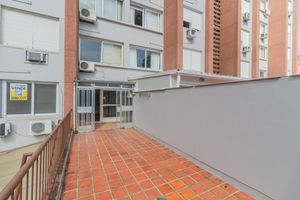 Image 10 - 826866