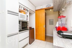 Image 10 - 826897