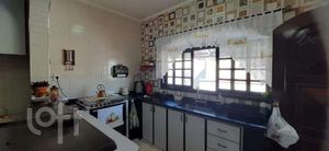 Image 3 - 826898