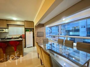 Image 21 - 826927
