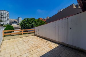Image 19 - 826995