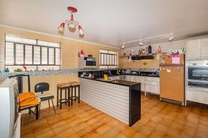 Image 35 - 826995