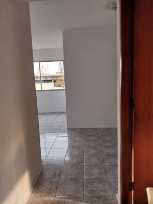 Image 4 - 827026