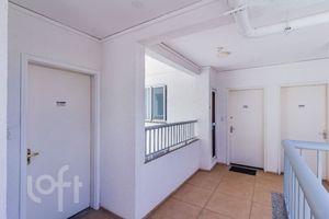 Image 42 - 827043