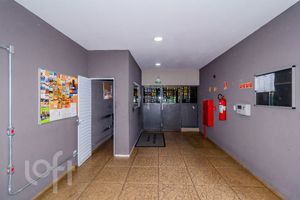 Image 35 - 827043