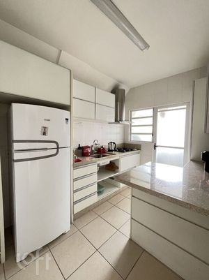 Image 9 - 827052