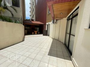 Image 23 - 827102