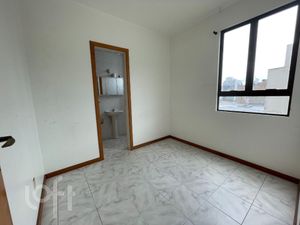 Image 17 - 827102