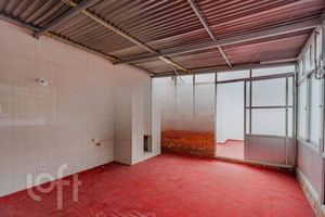 Image 21 - 827107