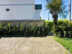 Image 13 - 827114