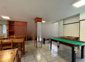 Image 17 - 827120