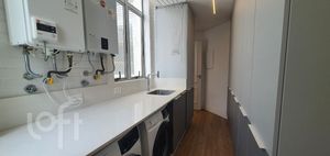 Image 13 - 827137