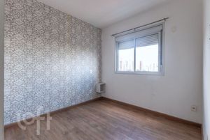 Image 19 - 827167
