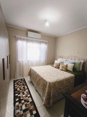 Image 19 - 827311
