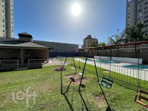 Image 17 - 827317