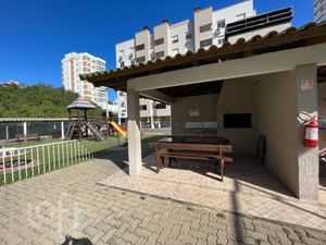 Image 13 - 827317