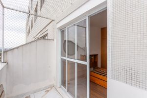 Image 9 - 827331