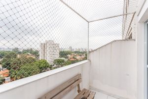Image 12 - 827331