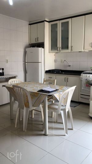 Image 9 - 827375