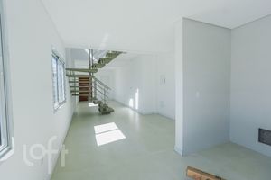 Image 3 - 827468