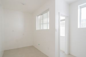 Image 3 - 827582