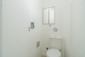 Image 5 - 827582